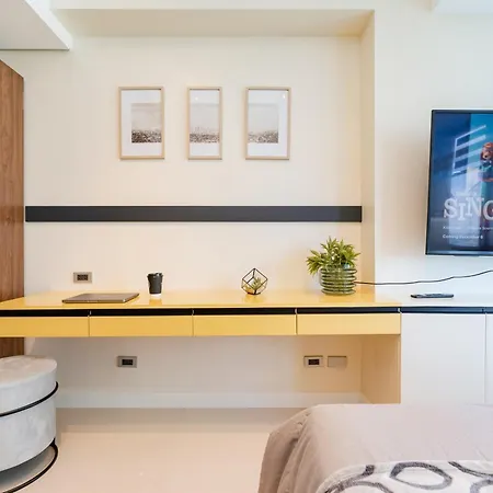 The Amber Room At 38Th Park Avenue It Park Cebu - Walk To Ayala And Cafes With Fast Wifi