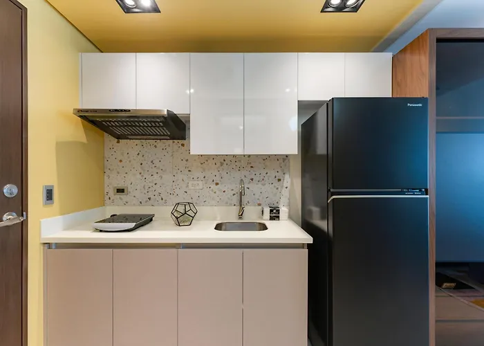 Aparthotel The Amber At 38th Park Avenue It Park - Walk To Ayala And Cafes With Fast Wifi *